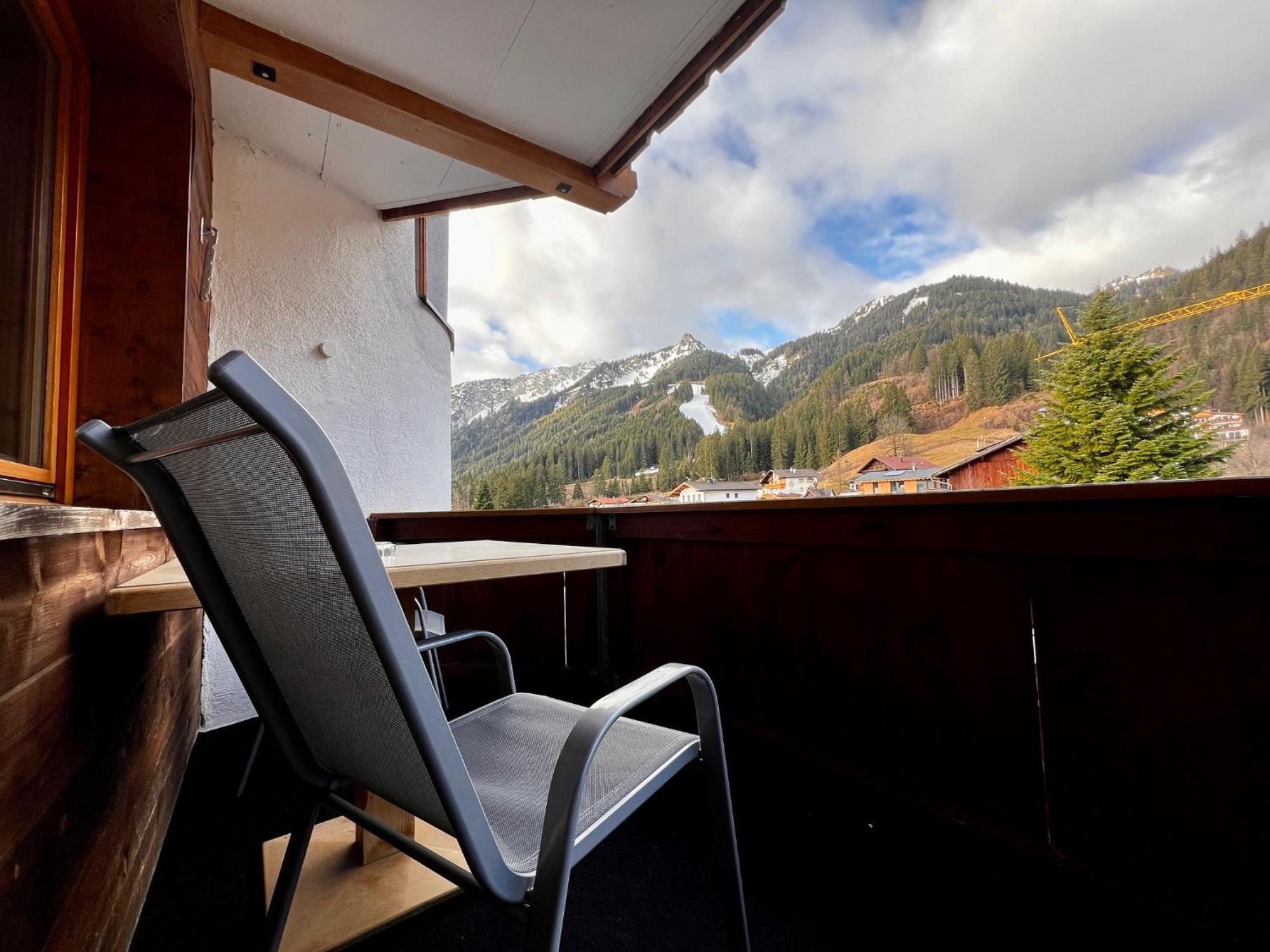 Lechlife Travelhouse Aparthotel Reutte Ngoại thất bức ảnh